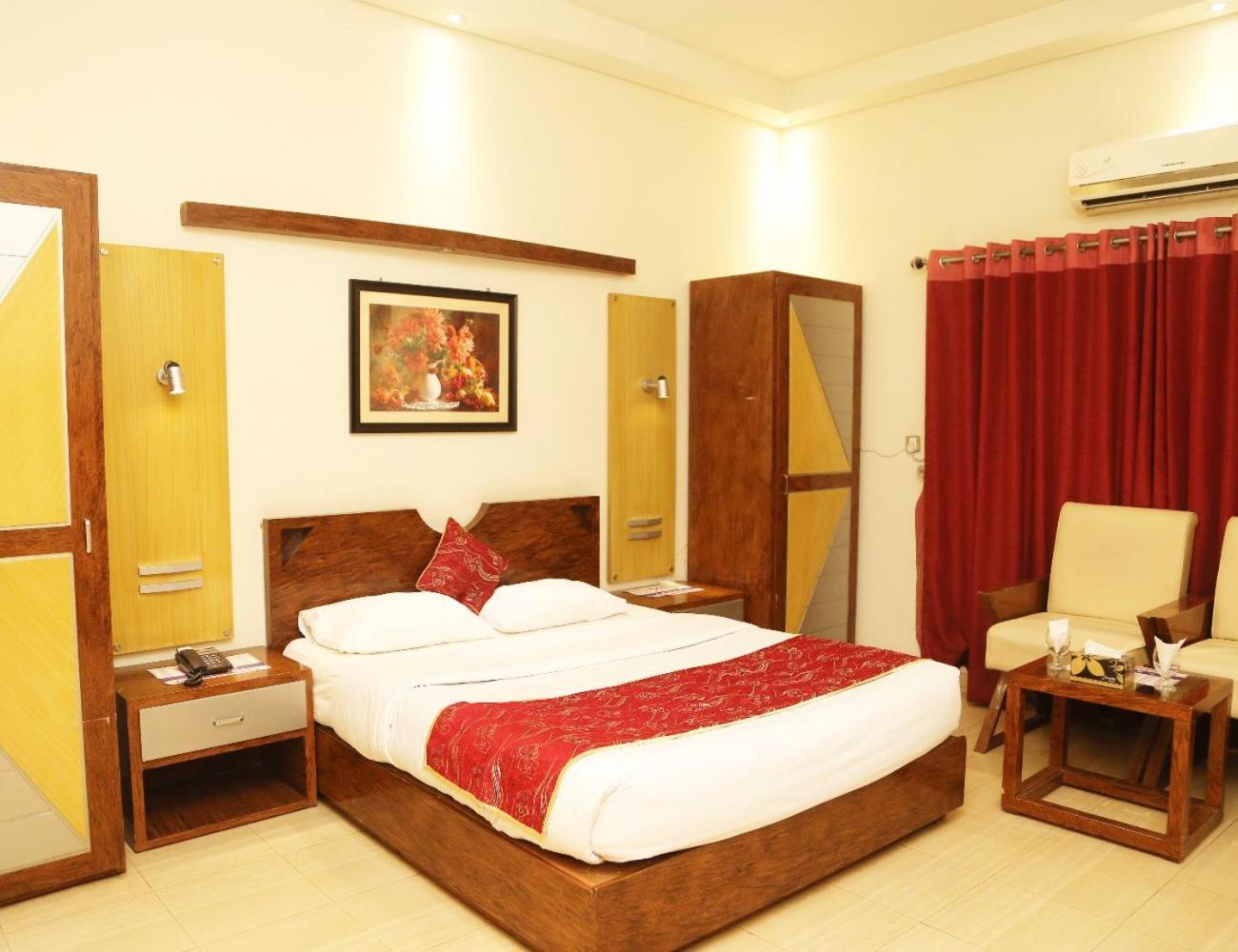 The Grand Regency Hotel Bahawalpur Exterior photo